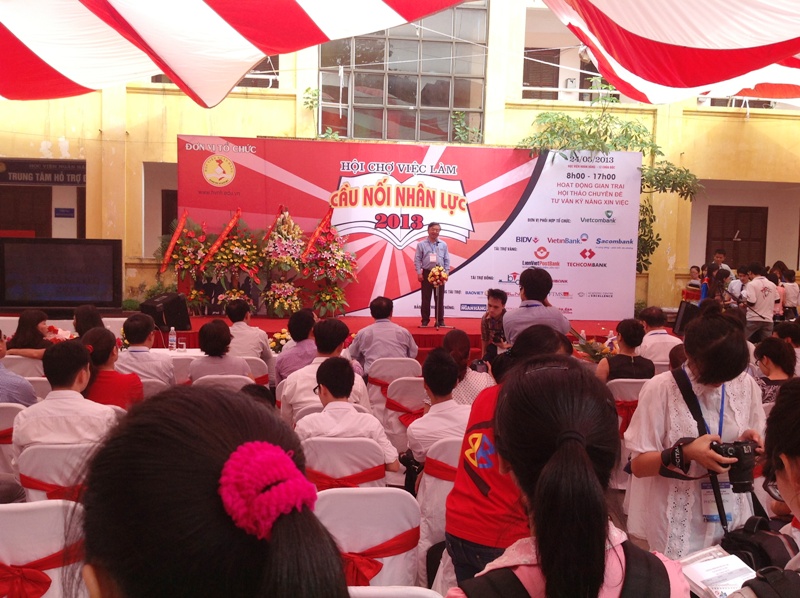 Đại diện nhà Tài trợ vàng tham gia phát biểu